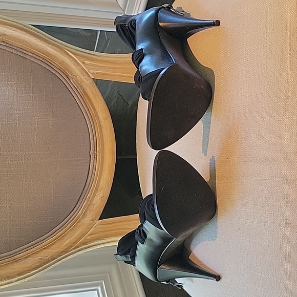 GIVENCHY heels in black leather with fabric bandage-style wrap and zippers - Picture 9 of 11